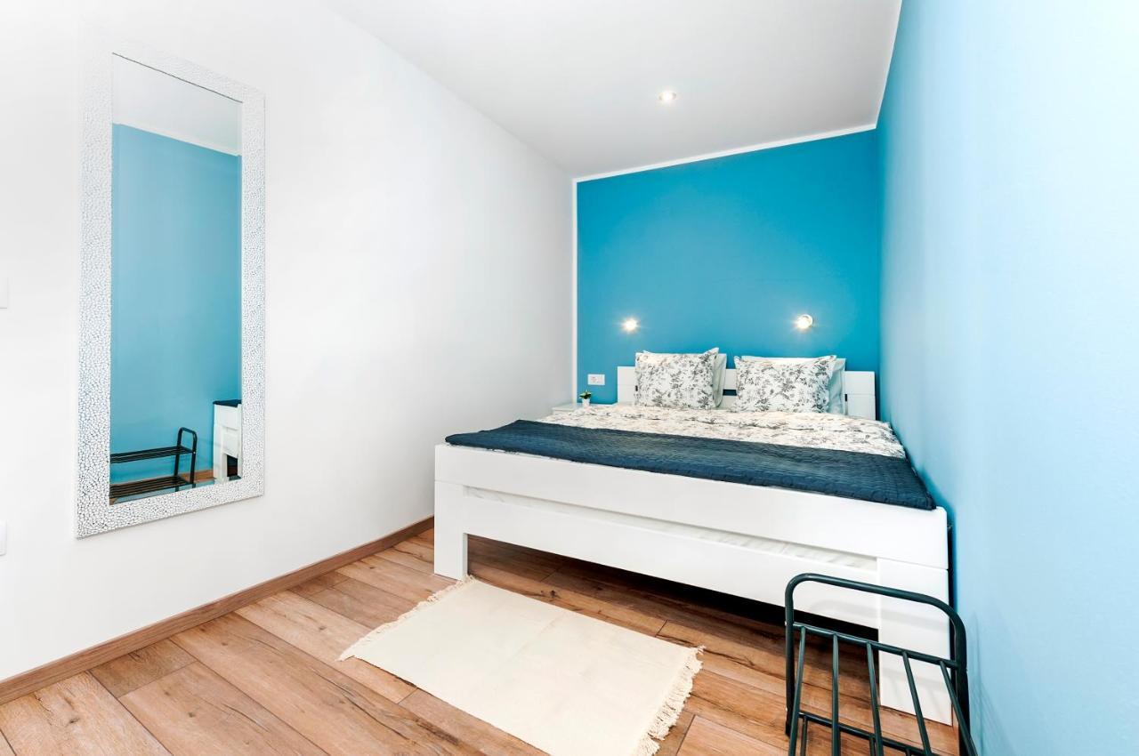 Otto Apartment With Sea View And Parking Rovinj Bagian luar foto