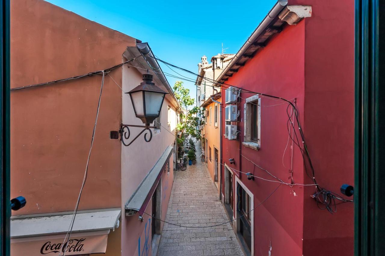 Otto Apartment With Sea View And Parking Rovinj Bagian luar foto